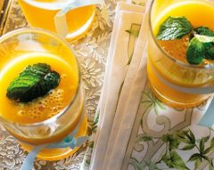 Cocktail de manga e laranja com rum