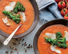 Sopa de tomate com bacalhau