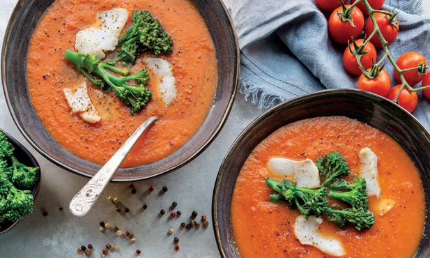 Sopa de tomate com bacalhau